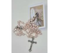 celebrationgiftsforall Rosario de corazón rosa perla para niñas de primera comunión, en una caja de plástico con un texto en inglés "How to Pray The Rosary and Mysteries" - Juego de regalo de oración