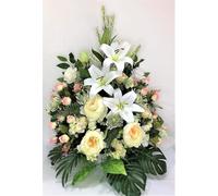 Centro de Flores Artificiales para Cementerio. También para Iglesias. Especial Día de Todos los Santos. Medidas: 80x70x45 cms. Aprox.