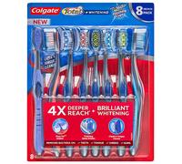 Cepillo de dientes mediano Colgate Total Plus Whitening con 360 vasos de pulido, 8 unidades