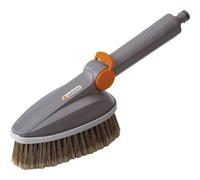 Cepillo de Limpieza Manual GARDENA: Cepillo de Limpieza Conductor de Agua, Ideal para la Limpieza de los Muebles del jardín (5574-20)
