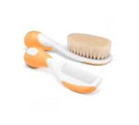 Chicco Set de Cepillo y Peine para Bebé, Cepillo con Cerdas Suaves Naturales, Puntas Redondeadas, Mango Antideslizante, Regalo para Bebés, Esencial en el Neceser del Bebé, Color Naranja