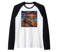 Cervatillo Gran danés Perro en una Playa Puesta de Sol Obra de Arte de Verano Camiseta Manga Raglan