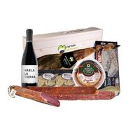 Cesta de Regalo para Navidad con Jamón Ibérico Cebo, Caña de Lomo Ibérico, Torta de la Serena, Vino Habla de la Tierra - Corazón Extremeño