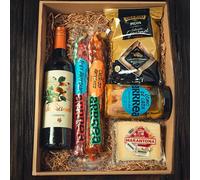 Cesta regalo Made in La Mancha: Lomo de Orza, Embutidos Artesanos, Queso Manchego D.O., Vermouth 5 Tentaciones, Picos Rústicos