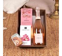 Cestas de Navidad, Regalos Gourmet y Lotes de Empresa | LOTE DT 006-25 / con cava rosé reserva, catànies Cudié, bombones Amatller y hojas de chocolate en bandeja regalo elegante