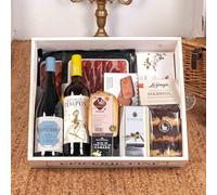 CESTAS Y LOTES DE NAVIDAD - LOTE 320-25 / con vinos blanco y tinto, ibéricos, foie gras, queso curado, aceite virgen extra y dulces artesanos en bandeja de madera