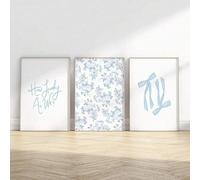 CHAOJIART Póster de arte preppy costero con diseño de flor de lazo azul, minimalista, con el lema Y2K ¡Qué suerte tenemos!, pintura femenina, lienzo impreso para pared (60 x 90 cm, sin marco)