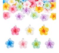 Cheriswelry 28 colgantes de resina de flores degradadas de plumeria con lazos, estilo hawaiano, colgantes opacos para hacer joyas y collares