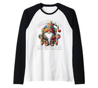 Chillin With My Gnomies Funny Saying For Men Couch Potato Camiseta Manga Raglan