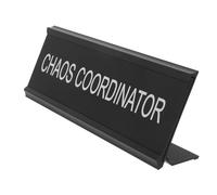 Ciieeo Placa de Escritorio en Aleación de Aluminio Negro Diseño Versátil y Fácil Instalación para Oficina, Coordinador del Caos, Letrero Elegante y Minimalista