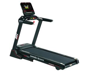Cinta de correr RS800 Multimedia BH Fitness: cuenta con una pantalla táctil que permite visualizar diverso contenido multimedia
