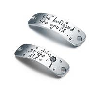 CJ&M Etiqueta de encaje para zapatos con texto en inglés "She Believed She Could So She Did", etiquetas de entrenamiento, regalo para corredores, regalo inspirador para niñas