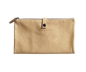 Clairefontaine 930029C - Estuche Flying Spirit plano y plegado 2 compartimentos L 27 x H 23,6 x 2,8 cm, piel de cordero auténtica, color beige.