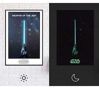 Close Up Póster Star Wars - Weapon of The Jedi/Arma del Jedi [Glow-In-The-Dark] (61cm x 91,5cm)