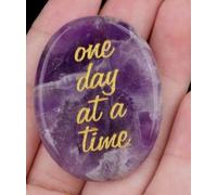 COACOM 2 Piezas De Piedras Calmantes De Palma De Amatista, 1 Pieza De Exquisito Joyero, Cristales Curativos Naturales, Piedras Energéticas Inspiradoras De Descompresión, Regalos para Amigos.