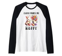 Coffee Makes Me Hoppy Easter Cute Bunny Drinking Coffee Cup Camiseta Manga Raglan