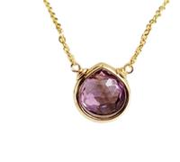 Colgante de amatista natural facetada en forma de pera de 10 x 8 mm, color morado. Collar de plata de ley 925 con cadena tipo cable de 45 cm. Paz, sanación espiritual, alivio del estrés, chakra del