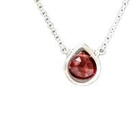 Colgante de granate natural facetado en forma de pera, 9 x 6 mm, color rojo, en plata de ley 925, con cadena de cable de 45 cm. Protección energética, pasional y del chakra raíz. Regalo para mujer.