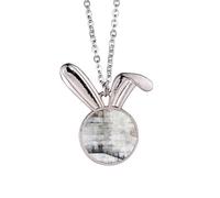 Collar con colgante de conejo con diseño moderno de ladrillos blancos y negros