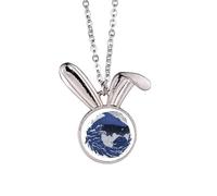 Collar con colgante de conejo oscuro con diseño de olas del océano azul