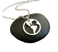 Collar con mapa del mundo en plata de ley 925, pequeño atlas, globo terráqueo, continente, joyería de viaje, colgante de la Tierra, delicado regalo para viajeros apasionados por los viajes | Con