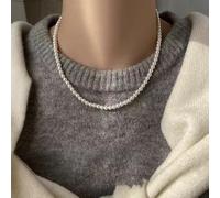 Collar de perlas con hebilla magnética y elementos de acero de titanio, con un distintivo diseño circular para elevar las colecciones de joyas y el uso diario (01)