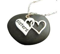 Collar de plata de ley 925 con forma de corazón entrelazado, colgante con la palabra "hermanas" y "amor entre hermanos", pequeño y sencillo, ideal para el día a día | Con cadena de 45 cm | Chapado