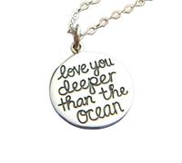 Collar de plata de ley 925 con la frase "Te amo más profundo que el océano", pequeño colgante inspirador con frase romántica y palabra de amor, con cadena de 45 cm, chapado en plata, L_PN_0333