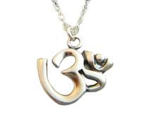 Collar om de plata de ley 925. Colgante oxidado. Joyería zen boho yoga. Pequeño símbolo de ohmio simple. Plata negra. Para todos los días. Delicado|Con cadena de 45 cm|Chapado en plata|LK_PNK_03007