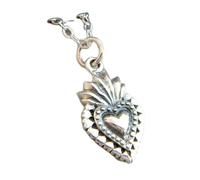 Collar pequeño de plata de ley 925 con un corazón sagrado y dije de fe católica. Joyería delicada con detalles ennegrecidos. Colgante para uso diario. Regalo milagroso. Cadena de 45 cm. Chapado en