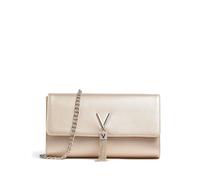 Combinando sin esfuerzo con los estilos urbanos más modernos, este bolso bandolera Valentino Bags de la serie Divina está hecho de suave piel sintética que garantiza durabilidad y un aspecto refinado.