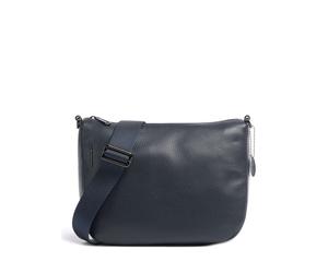 Combinando sin esfuerzo un estilo contemporáneo con una elegancia atemporal, este bolso bandolera Mandarina Duck de la serie Mellow está fabricado en piel de ternero granulada de primera calidad, ofre