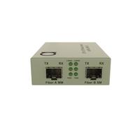 Convertidor de medios de fibra SFP a SFP - 2 x Ranuras SFP estándar abiertas - Soporta módulos Gigabit, Fast Ethernet y 2.5G SFP miniGBIC - Convertidor de fibra a fibra - Sin transceptores