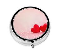 Corazón rojo rosa con purpurina. Este pequeño pastillero redondo es un organizador portátil de medicamentos de viaje con tres compartimentos para almacenar medicamentos diarios.