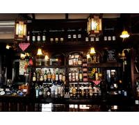 CORFOTO 1.5x1m Telón de Fondo Vintage para Bares y Pubs con Botellas de Licor y patrón de iluminación cálida Fondo temático Retro de Taberna para Fiestas y fotomatones