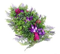 Corona de flores con temática de primavera con tulipanes morados, perfecta para dar la bienvenida a los invitados en tu hogar