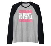 Corriendo en Vacío Pero Todavía Corriendo Mamá Camiseta Manga Raglan