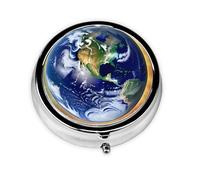 Cosmic Earth - Pastillero redondo con tres compartimentos para almacenar vitaminas, aceite de pescado y suplementos nutricionales.