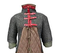 Cota de malla remachada medieval europea | Cota de malla de media manga con correas de cuero for combate con armadura y