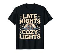 Cozy Lights Bear con Chocolate Caliente hasta Altas Horas de la Noche Camiseta