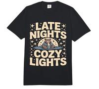 Cozy Lights Bear con Chocolate Caliente hasta Altas Horas de la Noche Comfort Colors Adult Heavyweight T-Shirt