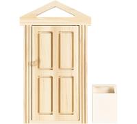 Puerta con cornisa y buzón