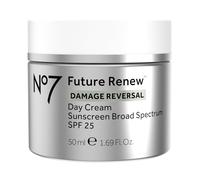 Crema de d a No7 Future Renew Damage Reversal FPS 25: crema facial antienvejecimiento con FPS para piel visiblemente da ada. Protege, hidrata y r