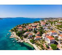 Cuadro de aluminio compuesto de 50 x 40 cm: Croacia. Verano día soleado. Costa del mar Adriático. Pequeña ciudad costera del mar. Temporada de vacaciones. Popular lugar turístico. Drone.
