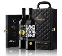 «Cuando faltan las palabras es porque sobran» Mensaje en una Botella. Estuche-Maletín de LUJO 2x Vino Tinto Premium Reserva 12 Meses y Set de 4 Accesorios. Etiqueta Negra PERSONALIZABLE