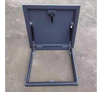 Cubierta de escotilla de acceso al techo recubierta con mango de tira de junta y pernos, cubierta negra duradera para acceso al ático, impermeable y cierre seguro