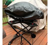 Cubierta de parrilla resistente para todo tipo de clima para Weber Q2000 y Q200 Series con poliéster impermeable y forro de vinilo, cierre de cordón seguro (90 x 55 x 27 cm)