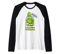 Cucumber in Disguise Funny Pickle Character Camiseta Manga Raglan