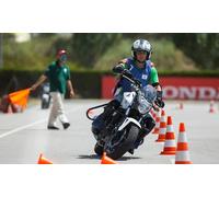 Curso para el carnet de moto A2 con 1 clase práctica en pista y matrícula