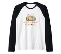Cute Bear Camping Adventure Retro Pitch A Tent and Chill Camiseta Manga Raglan